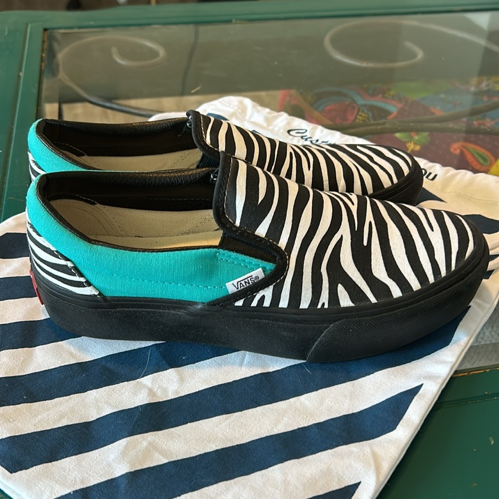 Custom Made Vans - Picture 4 of 6